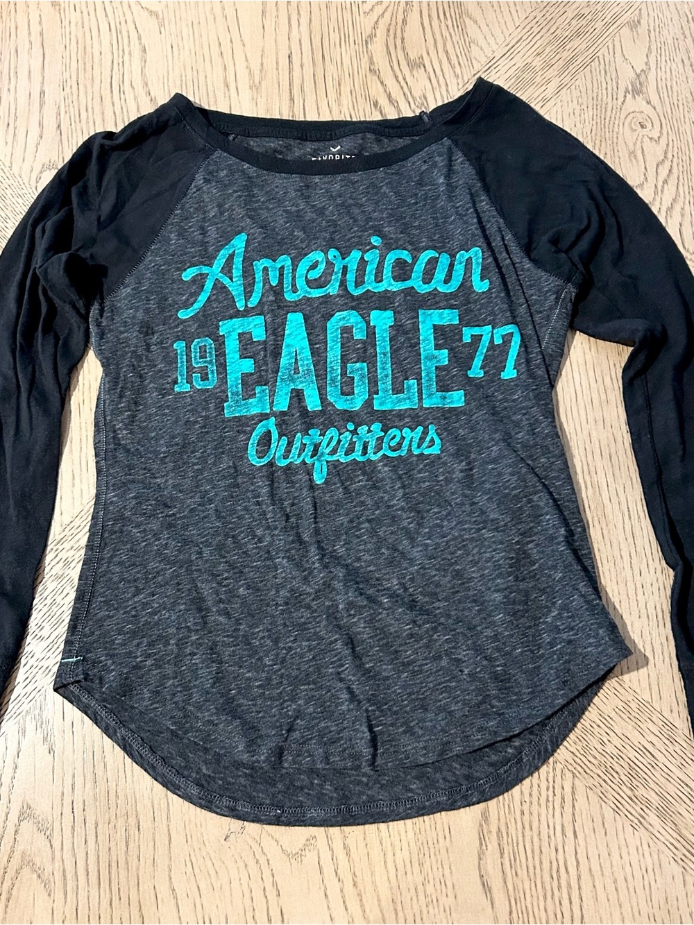 Women's American Eagle Favorite T American Baseball Style Long Sleeve Logo SZ S
